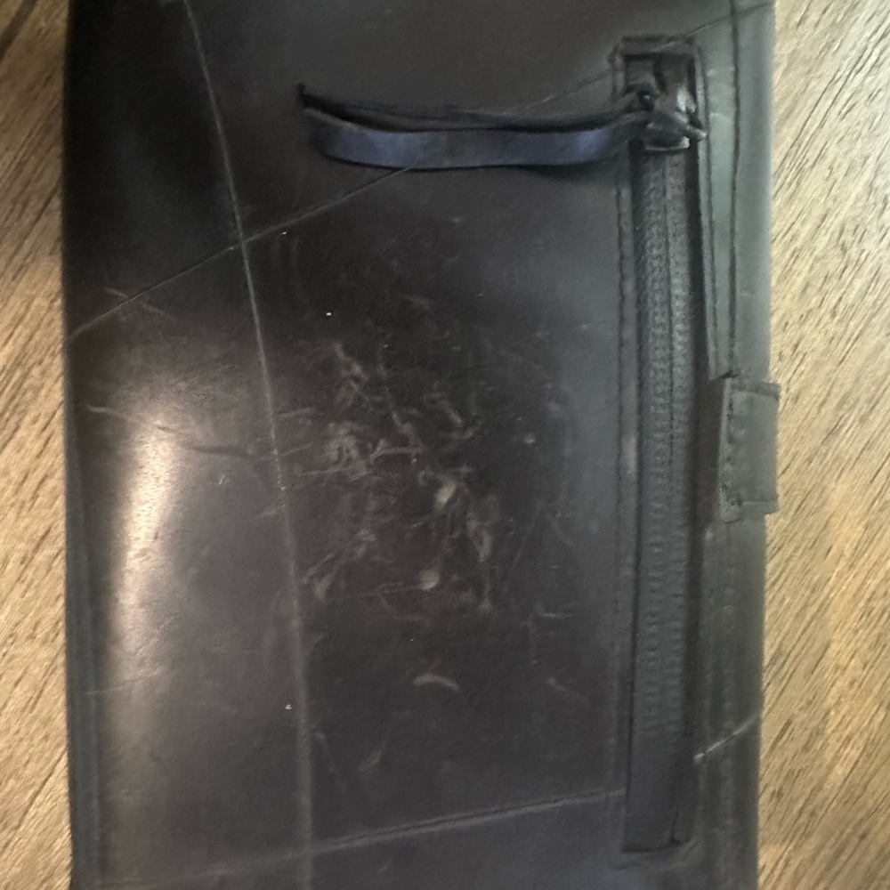 Neutra Atelier Chubby Recycled Rubber Barcelona Clutch Wallet - Picture 2 of 4